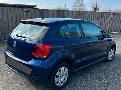 Gebraucht VW Polo 60 PS (44 kW) 2011 Blau Kleinwagen