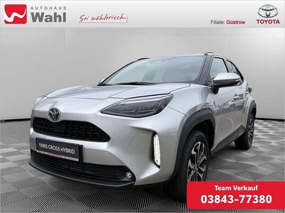 Neu Toyota Yaris Cross 131 PS (96 kW) 2025 Shimmering silver SUV