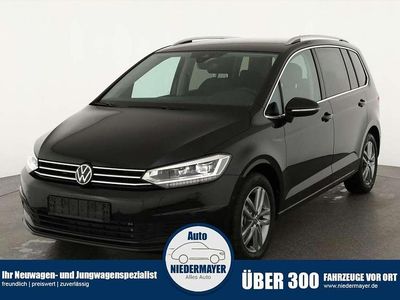 Neu VW Touran Comfortline 150 PS (110 kW) 2025 Grenadill schwarz metallic Van / Kleinbus