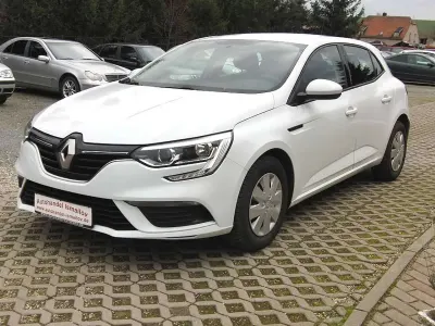 Gebraucht Renault Mégane Life 101 PS (74 kW) 2018 Weiß Limousine