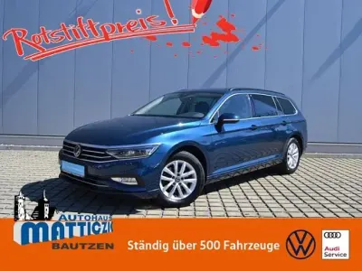 Gebraucht VW Passat IQ Drive 150 PS (110 kW) 2022 Aquamarinblau metallic (metallic) Kombi