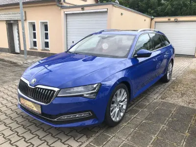 Gebraucht Skoda Superb Premium Edition 150 PS (110 kW) 2022 Blau Kombi
