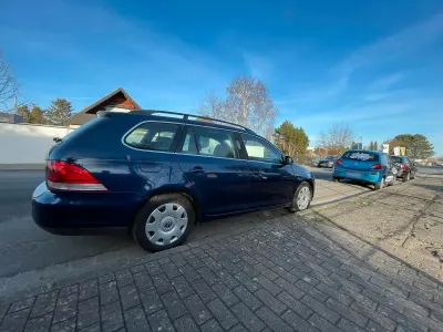 Usata VW Golf VI 105 CV (77 kW) 2008 Blu Utilitaria
