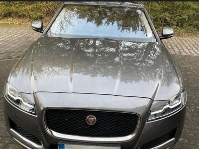 Grau Gebraucht 2016 Jaguar XF Portfolio Limousine | 17.990 € (Fairer Preis)