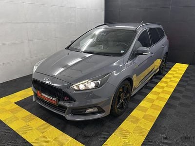 Gebraucht Ford Focus Ambiente 185 PS (136 kW) 2017 Grau Kombi