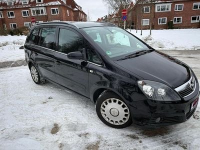 Schwarz Gebraucht 2006 Opel Zafira Van / Kleinbus | 2.400 €