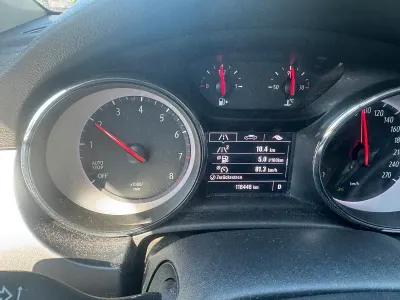 Gebraucht Opel Astra 105 PS (77 kW) 2017 Schwarz Kombi