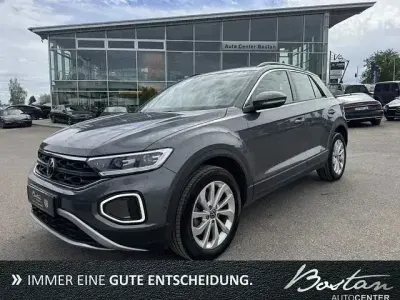 Gebraucht VW T-Roc Life 150 PS (110 kW) 2023 Grau SUV