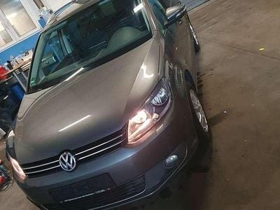 Gebraucht VW Touran Cup 105 PS (77 kW) 2014 Grau Van / Kleinbus