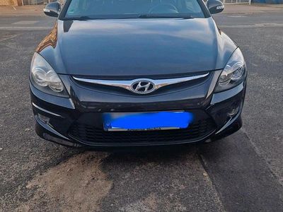 Blau Gebraucht 2011 Hyundai i30 Kleinwagen | 3.800 €
