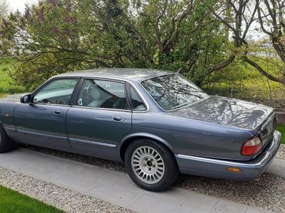 Jaguar XJ8