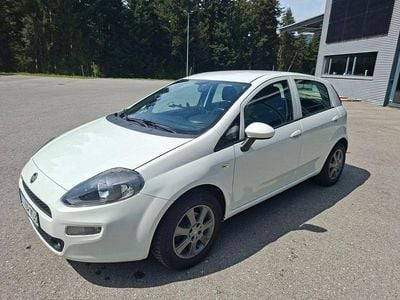 Gebraucht Fiat Punto 77 PS (56 kW) 2016 Weiß Kleinwagen