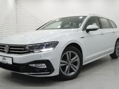 Second-hand VW Passat R-line 200 CP (147 kW) 2022 Alb Break