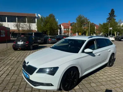 Usata Skoda Superb Style 190 CV (139 kW) 2016 Bianco Station wagon