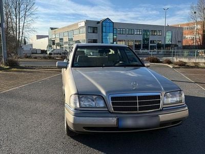 Gebraucht Mercedes C180 Elegance 122 PS (89 kW) 1996 Beige Limousine