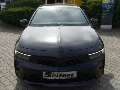 Gebraucht Opel Astra 131 PS (96 kW) 2024 Lackierung schwarz perla Kleinwagen