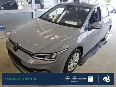 Gebraucht VW Golf VIII Life 150 PS (110 kW) 2022 Grau Limousine