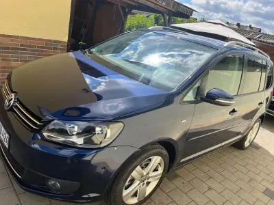 Gebraucht VW Touran Cup 140 PS (102 kW) 2014 Blau Van / Kleinbus