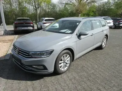Używany VW Passat Business 150 KM (110 kW) 2022 Szary Kombi