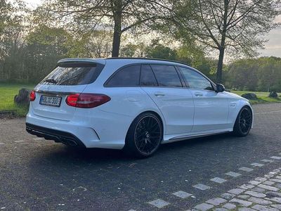 Weiß Gebraucht 2017 Mercedes C63 AMG AMG Kombi | 53.999 € (Teuer)