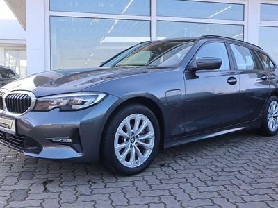 Mineralgrau Gebraucht 2021 BMW 320e Advantage Kombi | 23.990 € (Guter Preis)