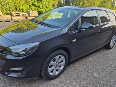 Gebraucht Opel Astra Style 136 PS (100 kW) 2015 Schwarz Kombi