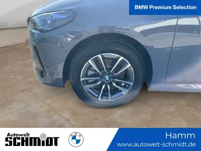 Gebraucht BMW 223 Active Tourer M Sport 218 PS (160 kW) 2025 (braun)  sparkling kupfergrau Van / Kleinbus