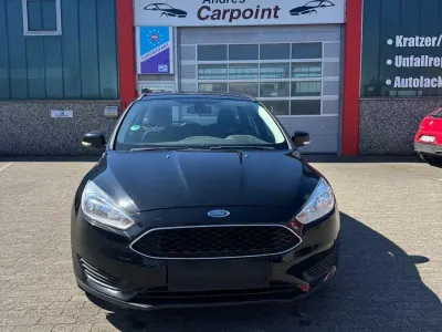 Gebraucht Ford Focus Cool & Connect 101 PS (74 kW) 2017 Schwarz Kombi