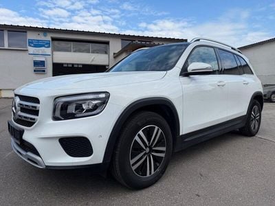 Mercedes GLB220