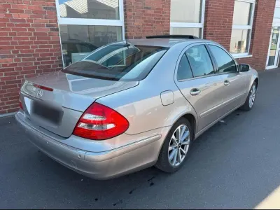 Gebraucht Mercedes E240 177 PS (130 kW) 2003 Andere farben Limousine