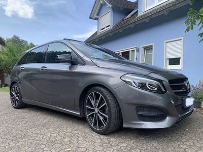 gebraucht Mercedes B180 - Urban | PANO | AHK | StanHz | LED | Nigh