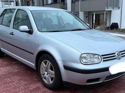 Silber Gebraucht 2001 VW Golf IV Edition Kleinwagen | 2.500 € (Fairer Preis)