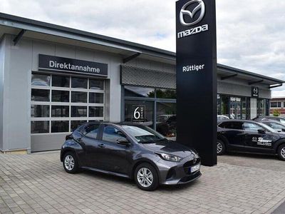 Grau Gebraucht 2024 Mazda 2 Center-Line Limousine | 20.900 € (Fairer Preis)
