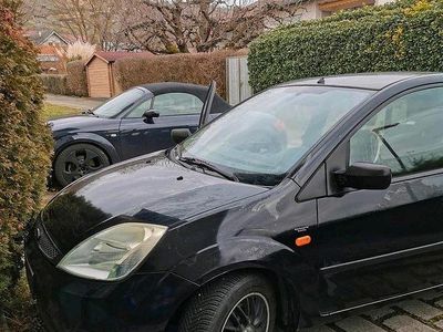 Gebraucht Ford Fiesta 69 PS (50 kW) 2004 Schwarz Kleinwagen