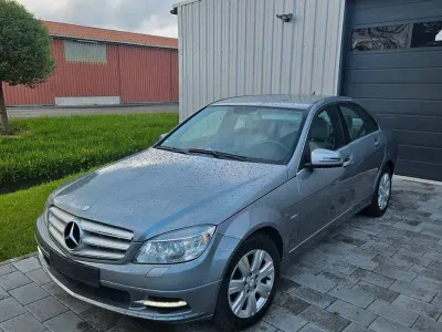 Gebraucht Mercedes 220 170 PS (125 kW) 2010 Limousine