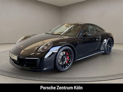 Porsche 911 Carrera 4 GTS