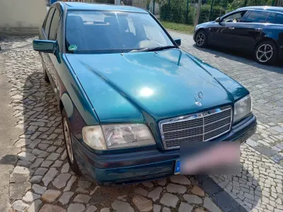 Gebraucht Mercedes C180 Elegance 122 PS (89 kW) 1995 Grün Limousine