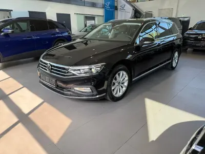 Gebraucht VW Passat Elegance 200 PS (147 kW) 2022 Deep black perleffekt Kombi