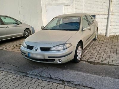 Gebraucht Renault Laguna II Avantage 135 PS (99 kW) 2006 Gold Limousine