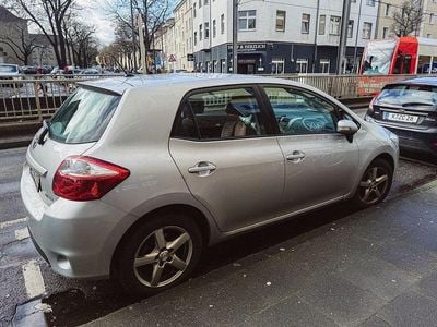 Gebraucht Toyota Auris Life 132 PS (97 kW) 2010 Silber Kleinwagen