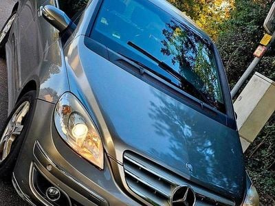 Mercedes B200