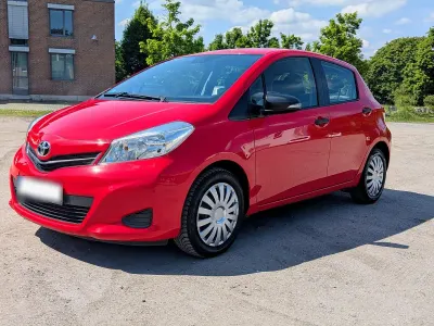 Gebraucht Toyota Yaris 99 PS (72 kW) 2013 Rot Kleinwagen