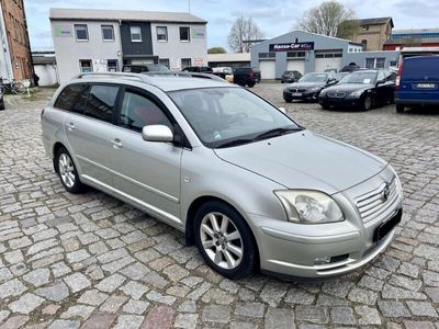 gebraucht Toyota Avensis Combi Executive 1.8-l-VVT-i Automati...