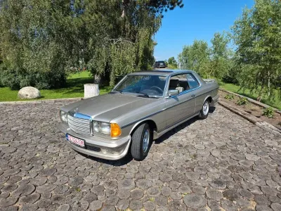 Gebraucht Mercedes 230 167 PS (122 kW) 1984 Silber Limousine