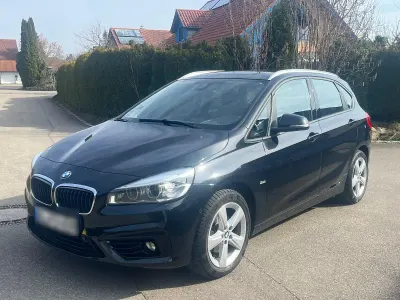 Gebraucht BMW 218 Active Tourer Efficient Dynamics 150 PS (110 kW) 2017 Schwarz Van / Kleinbus