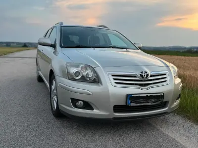 Gebraucht Toyota Avensis 129 PS (94 kW) 2007 Silber Kombi