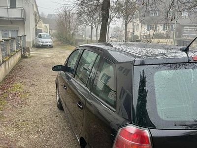 Schwarz Gebraucht 2006 Opel Zafira Van / Kleinbus | 2.000 € (Etwas zu teuer)