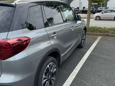 Gebraucht Suzuki Vitara Comfort 102 PS (75 kW) 2025 Grau SUV