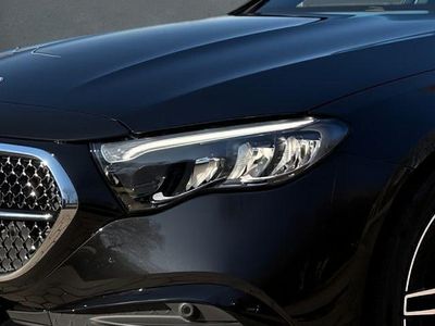 Gebraucht Mercedes E220 AMG 197 PS (144 kW) 2024 Schwarz Limousine