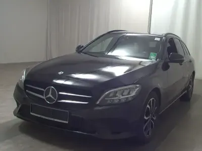 Gebraucht Mercedes C220 Avantgarde 194 PS (142 kW) 2020 Schwarz Kombi